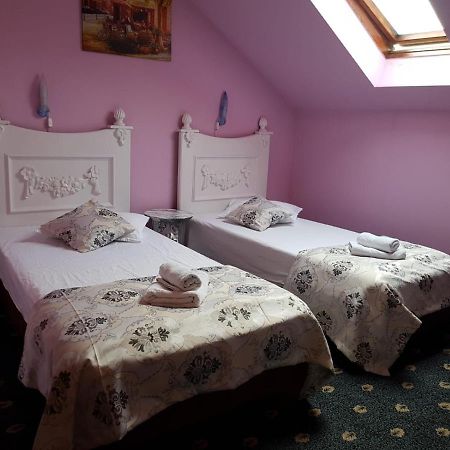 Hotel Darosy Arad Esterno foto