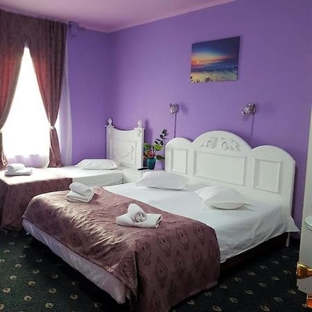 Hotel Darosy Arad Esterno foto