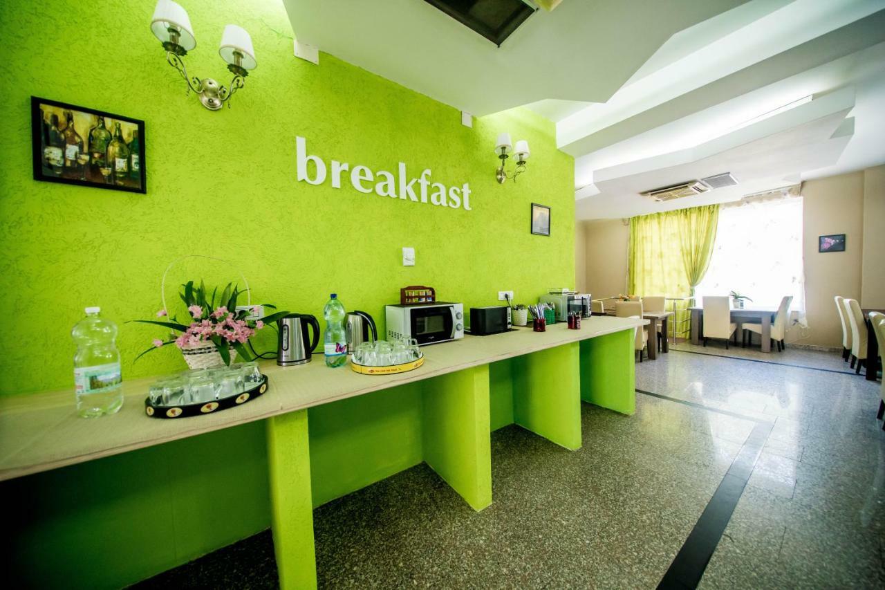 Hotel Darosy Arad Esterno foto