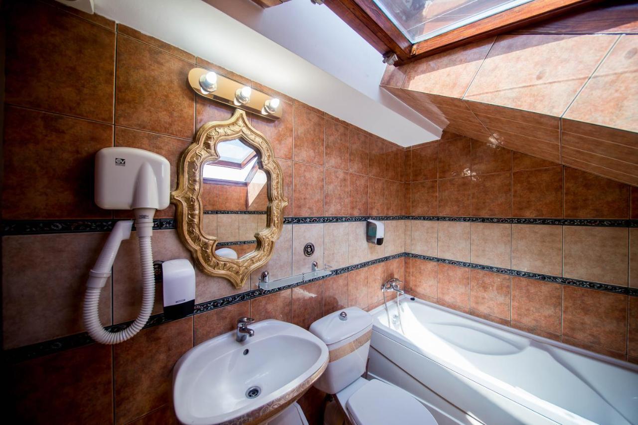 Hotel Darosy Arad Esterno foto