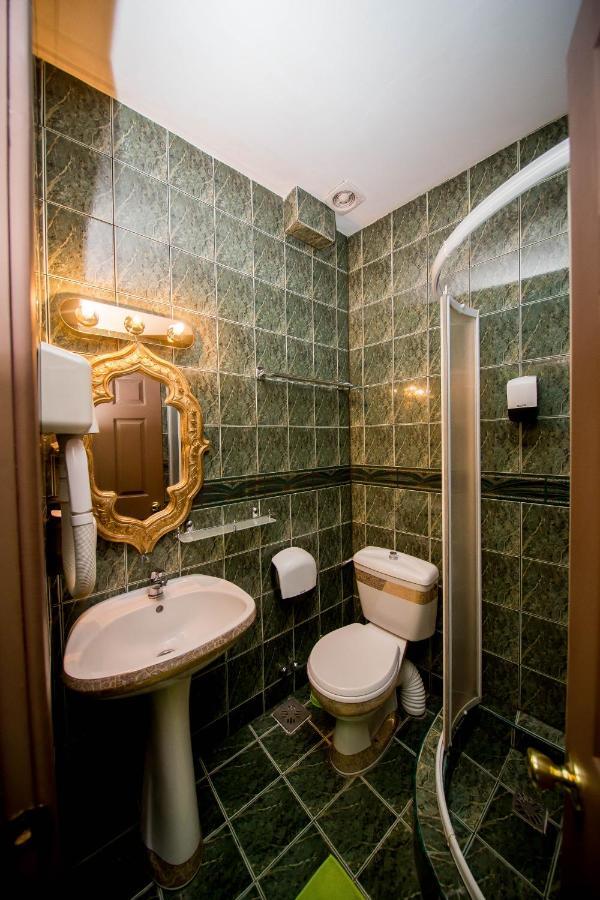 Hotel Darosy Arad Esterno foto