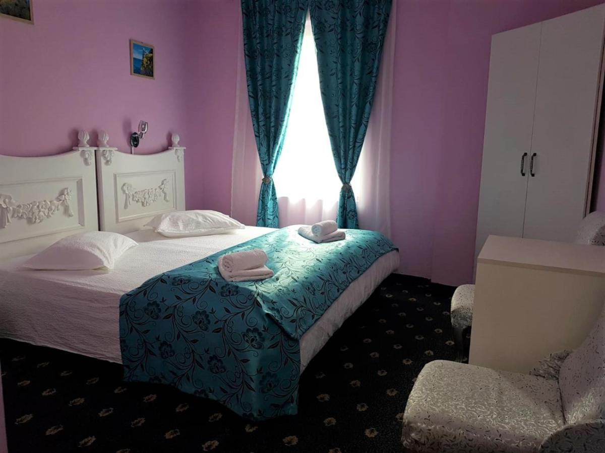 Hotel Darosy Arad Esterno foto